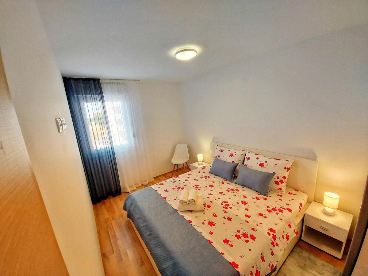 Tusculum Apartment *